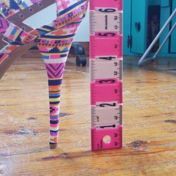 6 inch platform heel - Picture 7 of 7